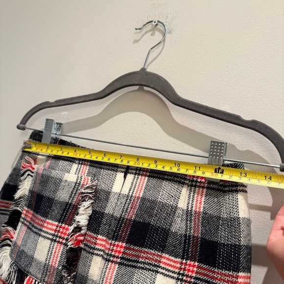 NWT- The Selects KWE Plaid Fringe Women's Skirt Size 1 - Picture 8 of 8